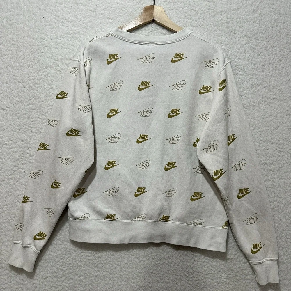 Nike pullover sweatshirt